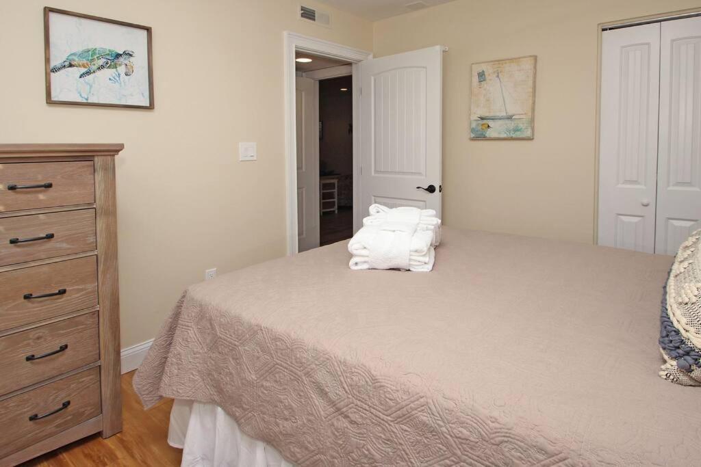 Cute 2 Bedroom, 2 Bath Condo At Folly Field Beach Hilton Head Island Dış mekan fotoğraf