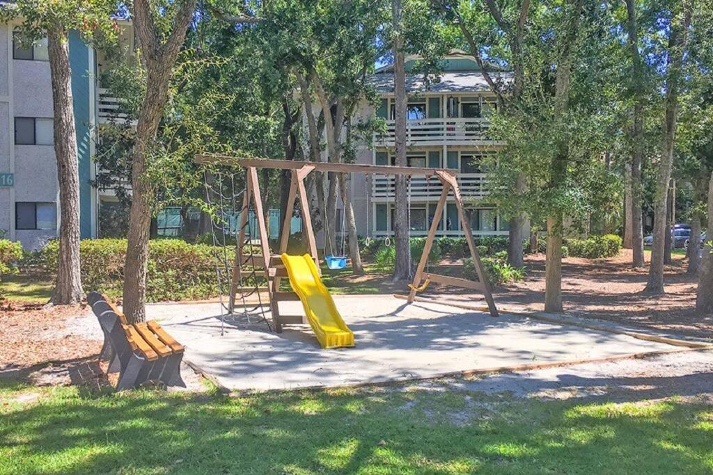 Cute 2 Bedroom, 2 Bath Condo At Folly Field Beach Hilton Head Island Dış mekan fotoğraf